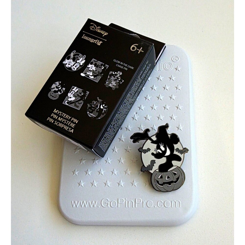 Disney Mickey Mouse Halloween Glow in the Dark Single Trading Pin
